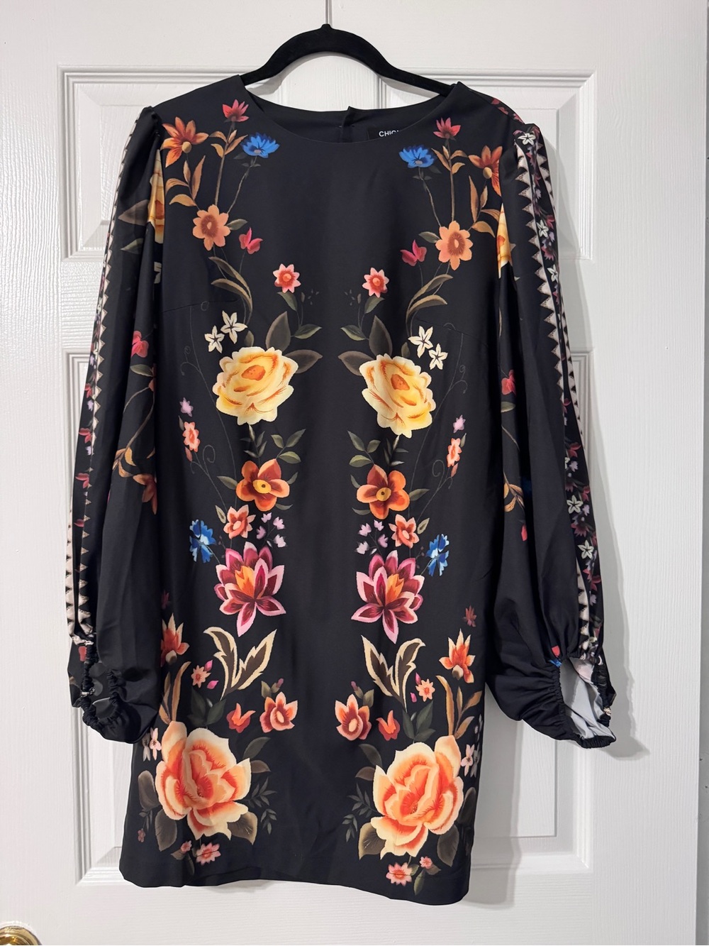 chic Black Floral Long-Sleeve Shift Dress with Yellow Rose Motifs